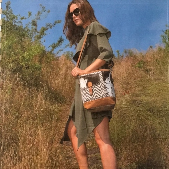 Moire pocket shoulder bag, handmade, canvas, hair - Picture 1 of 7